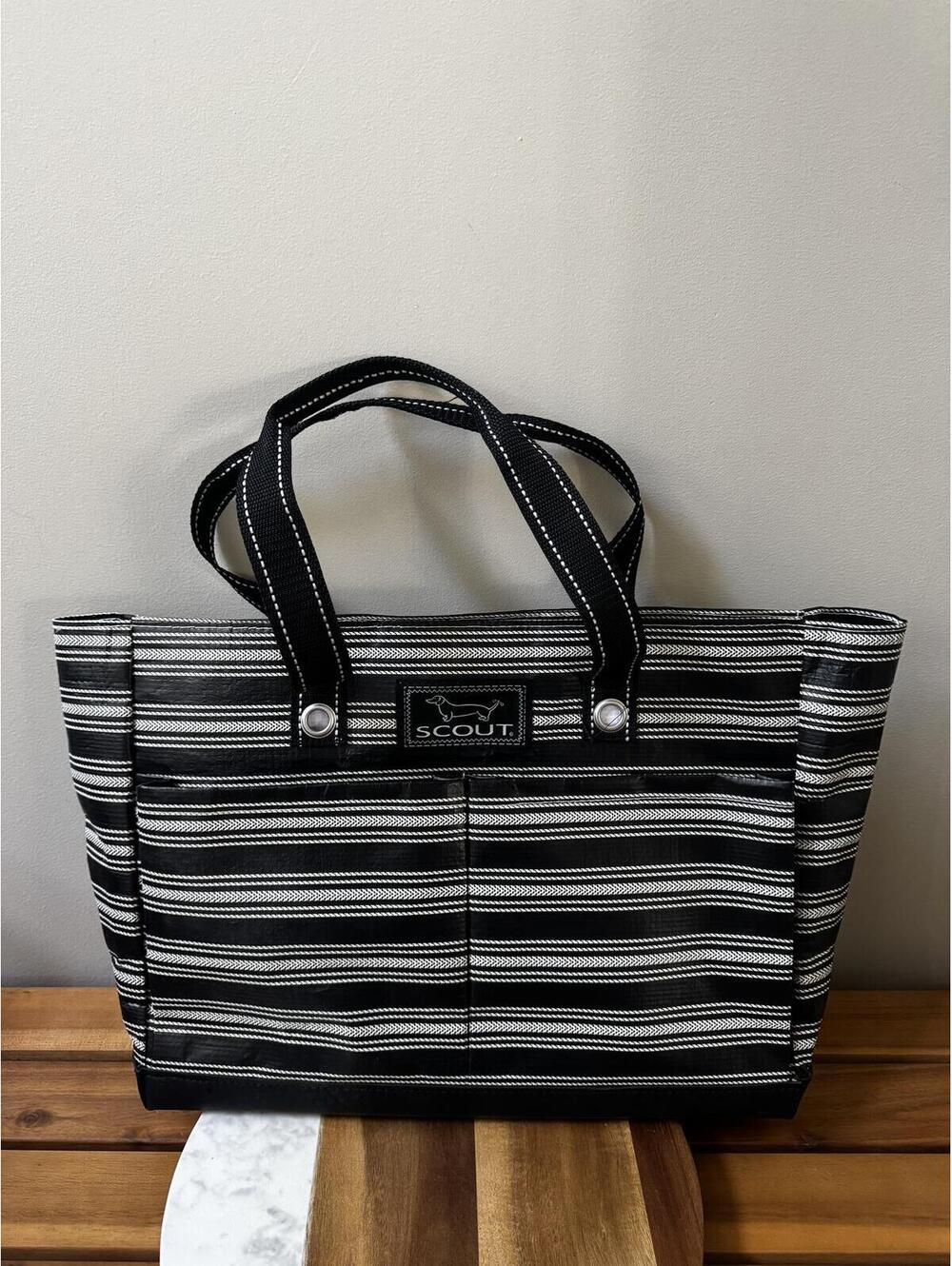 SCOUT "The Daily" Pocket Tote Zippered Tote 2 Exterior Pockets Travel Gym - Picture 8 of 9